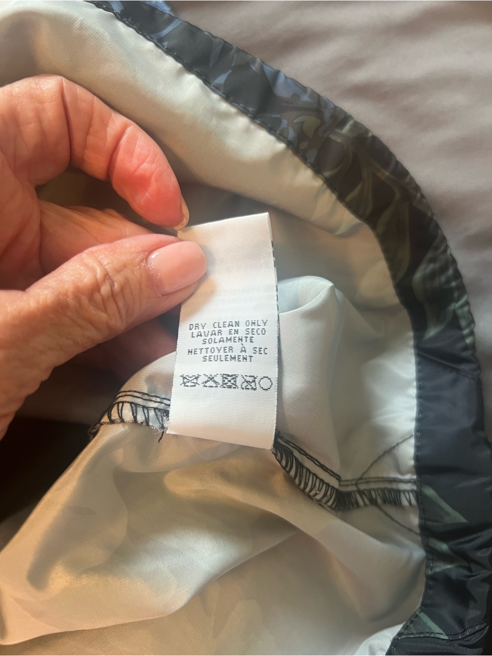 Thread And Supply Floral Windbreaker Womens Jacket Large Black Floral Hood - Picture 8 of 8